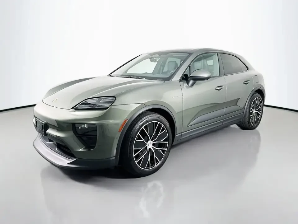 2025 Porsche Macan Electric - Image 11 of 14