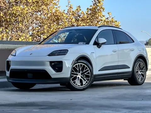 2025 Porsche Macan 4 Electric