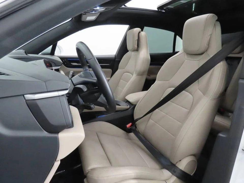 2025 Porsche Macan Electric - Image 5 of 5