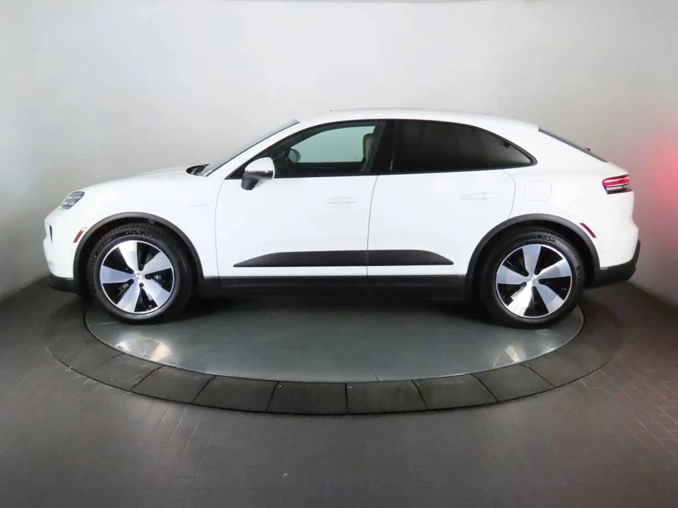 2025 Porsche Macan Electric - Image 2 of 5