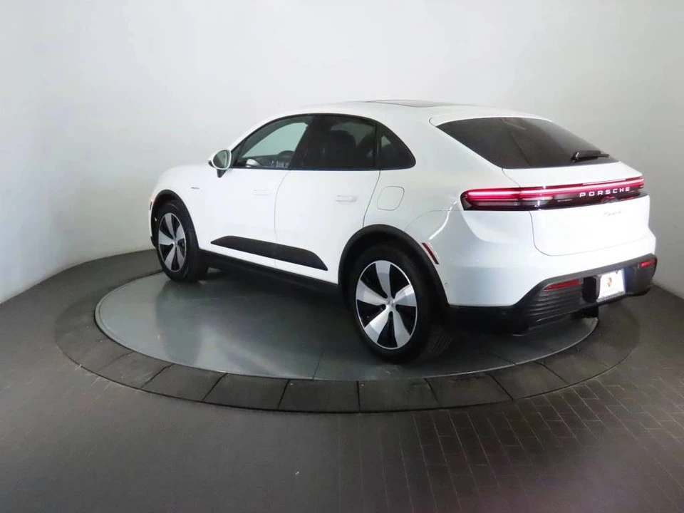 2025 Porsche Macan Electric - Image 3 of 5