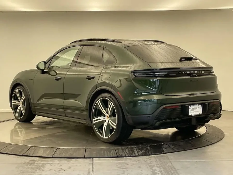 2025 Porsche Macan Electric - Image 3 of 7