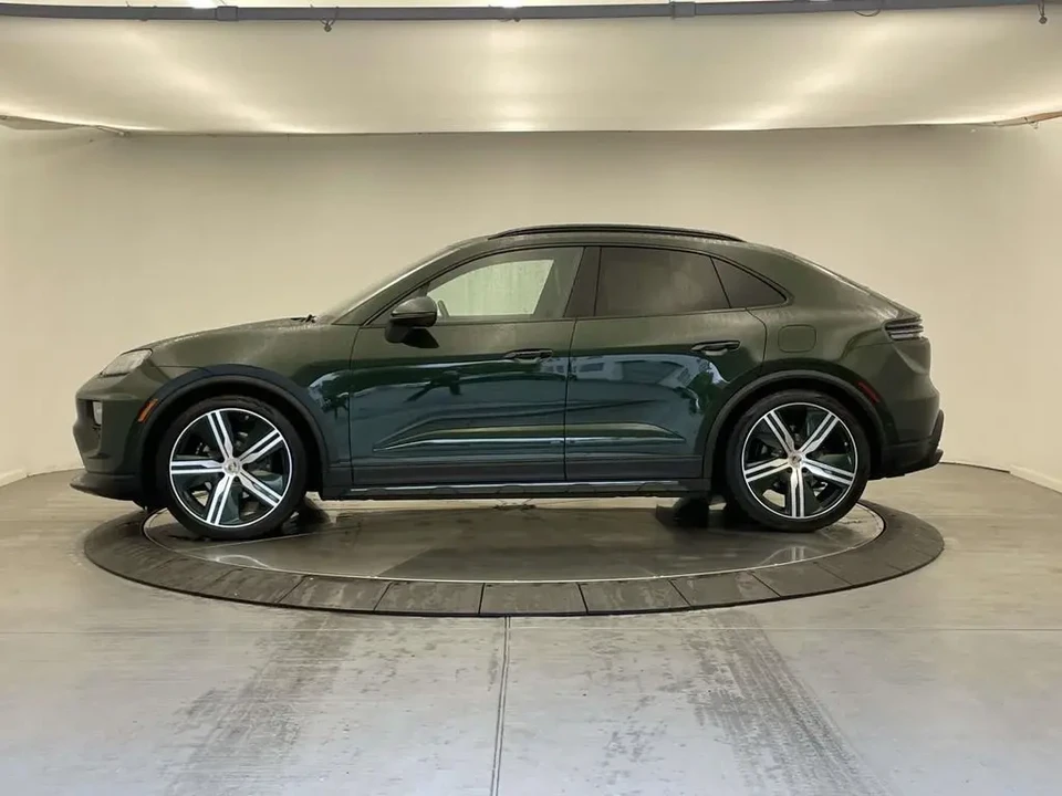 2025 Porsche Macan Electric - Image 2 of 7
