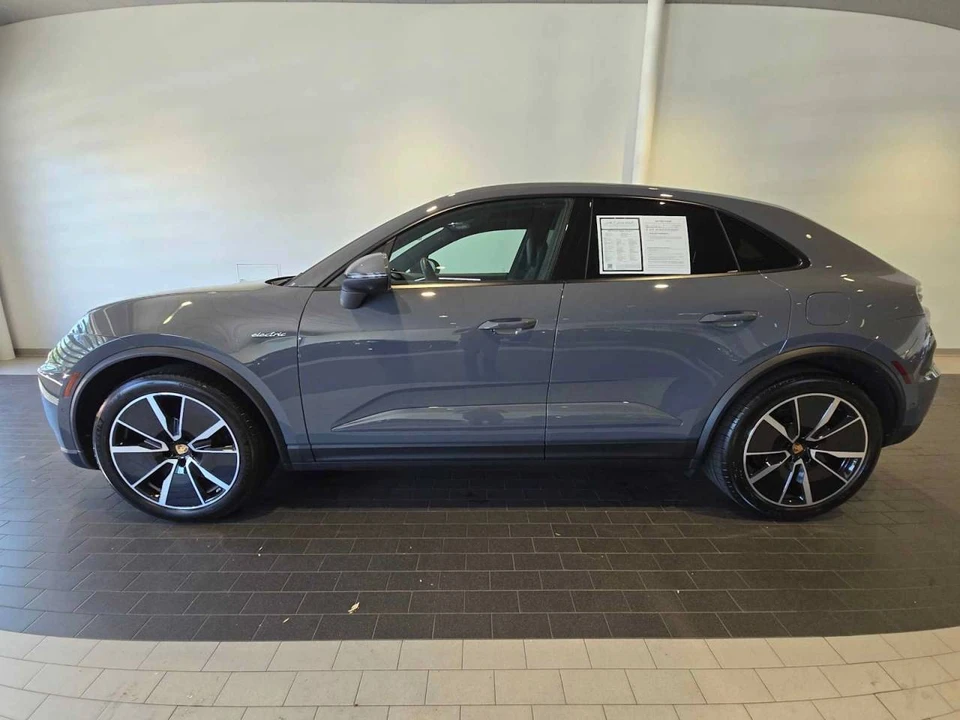 2025 Porsche Macan Electric - Image 2 of 5