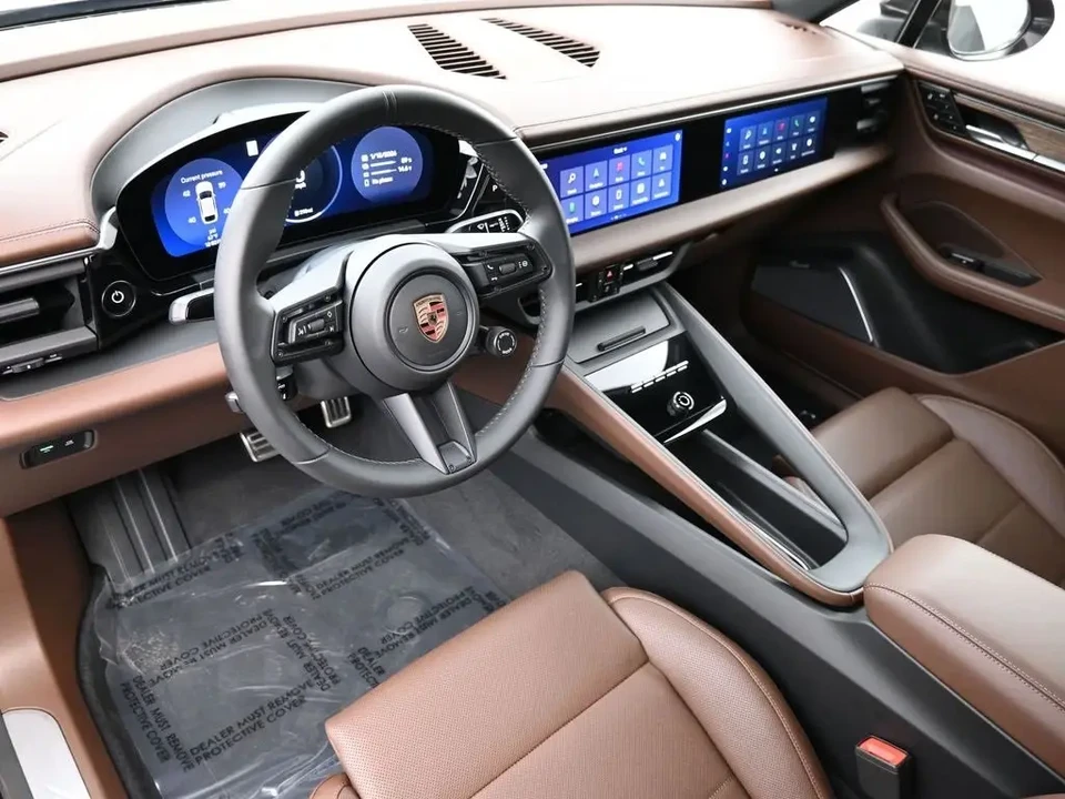 2025 Porsche Macan Electric - Image 4 of 9