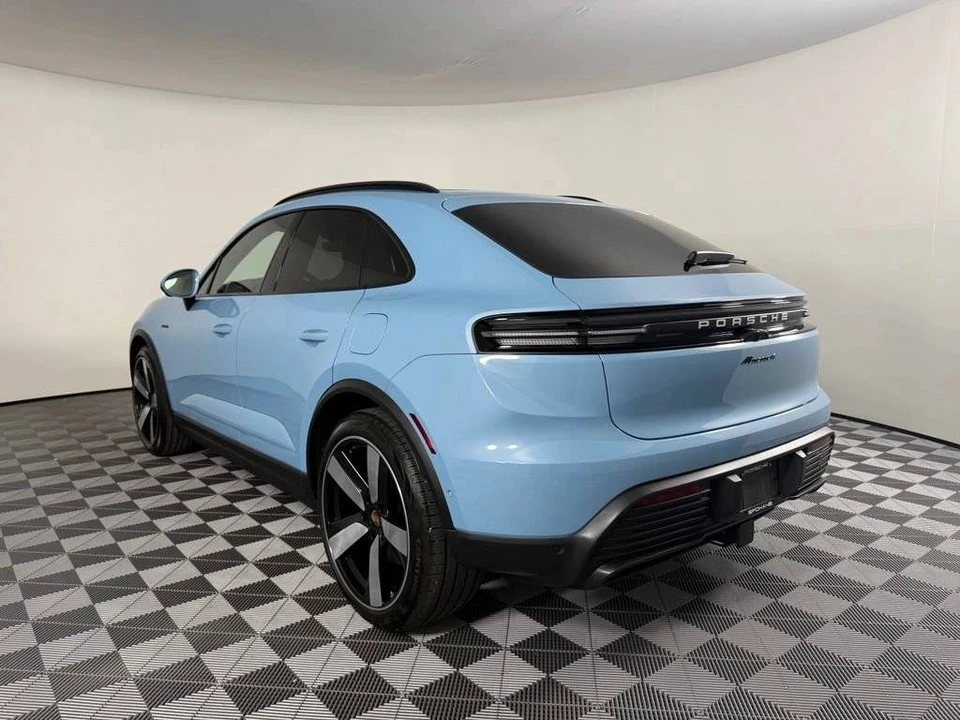 2025 Porsche Macan Electric - Image 3 of 5