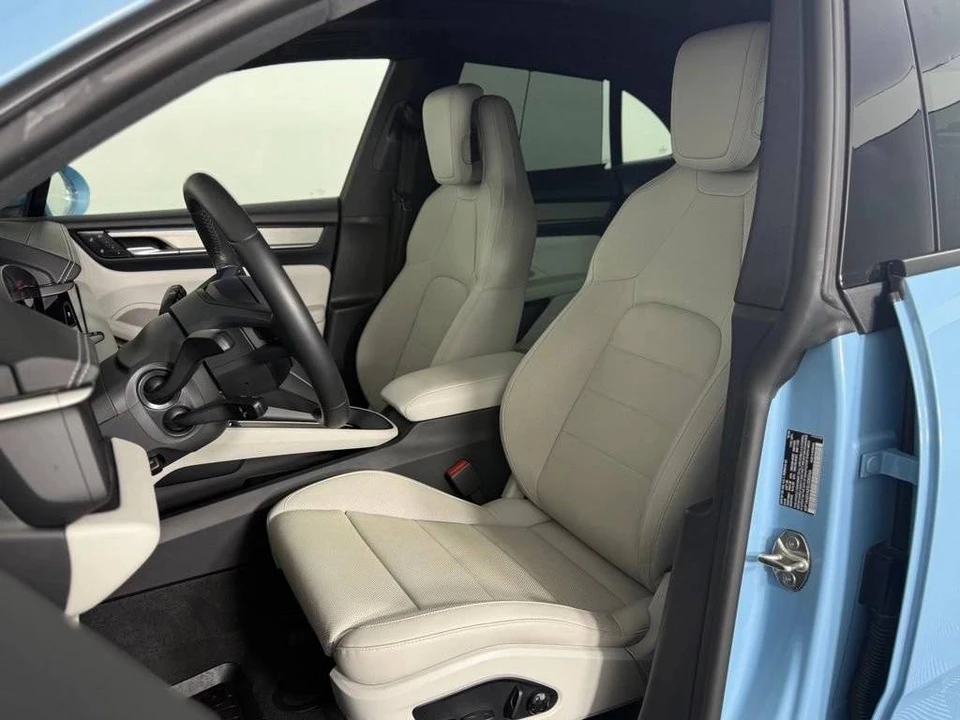 2025 Porsche Macan Electric - Image 5 of 5