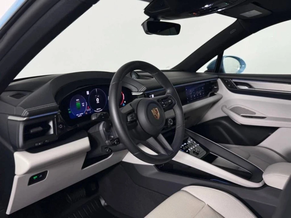 2025 Porsche Macan Electric - Image 4 of 5