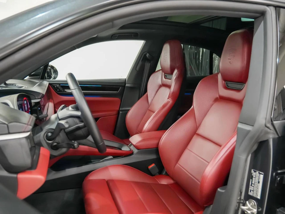 2025 Porsche Macan Electric - Image 5 of 5