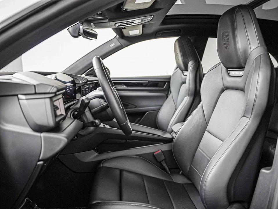 2025 Porsche Macan Electric - Image 5 of 5