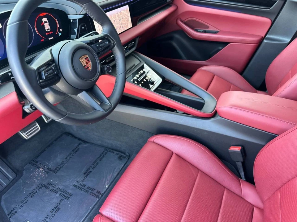 2025 Porsche Macan Electric - Image 4 of 5