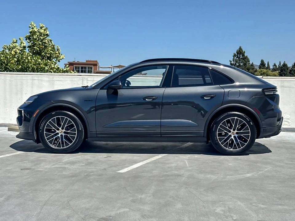 2025 Porsche Macan Electric - Image 2 of 5