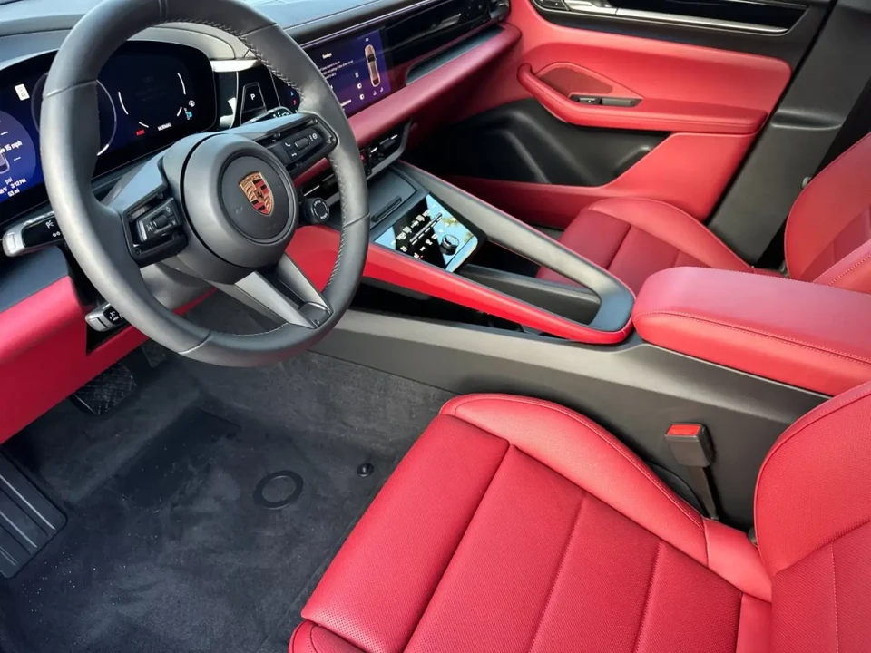 2025 Porsche Macan Electric - Image 4 of 11
