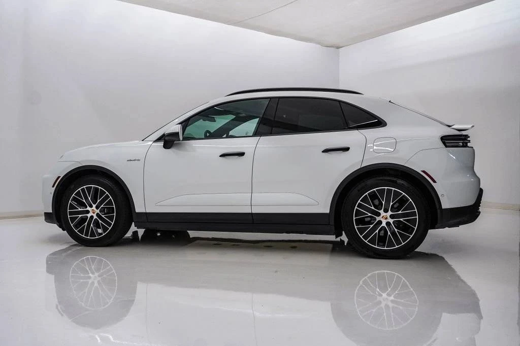 2025 Porsche Macan Electric - Image 2 of 5