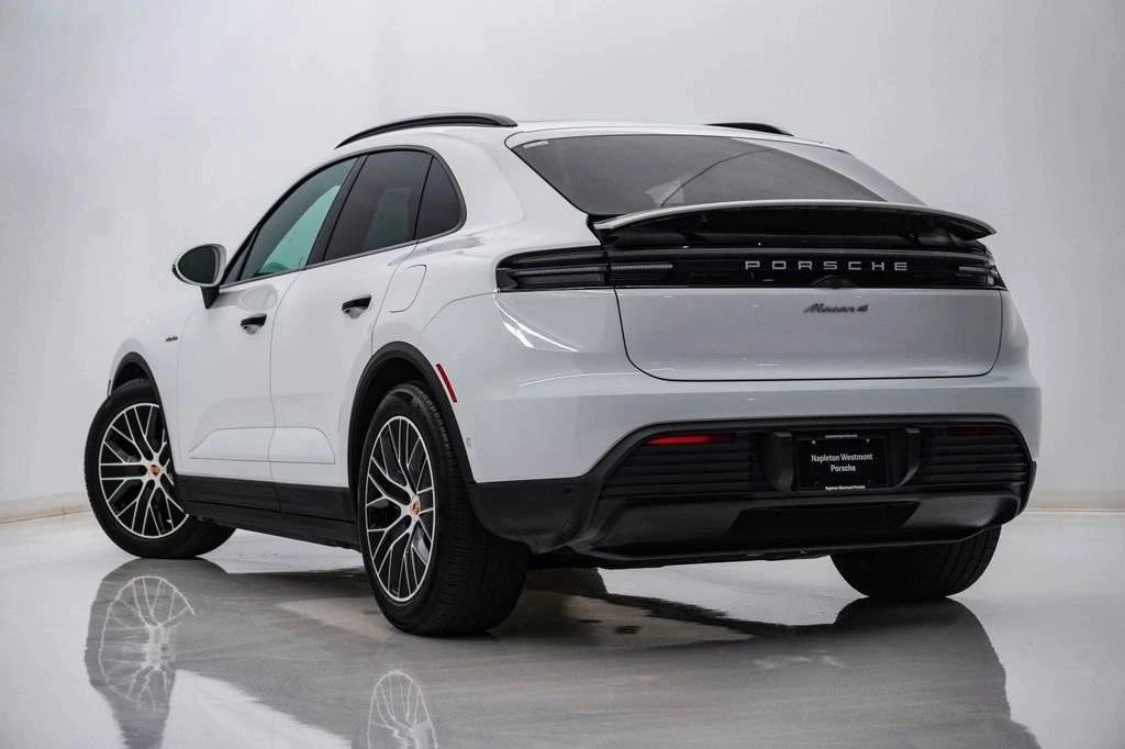 2025 Porsche Macan Electric - Image 3 of 5