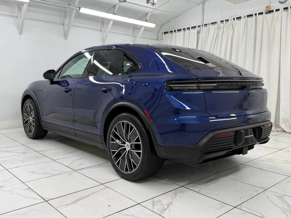 2025 Porsche Macan Electric - Image 3 of 5