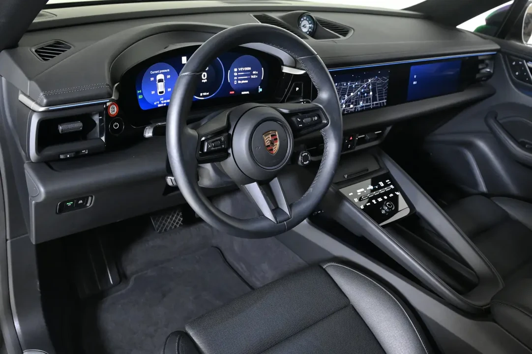 2025 Porsche Macan Electric - Image 4 of 9
