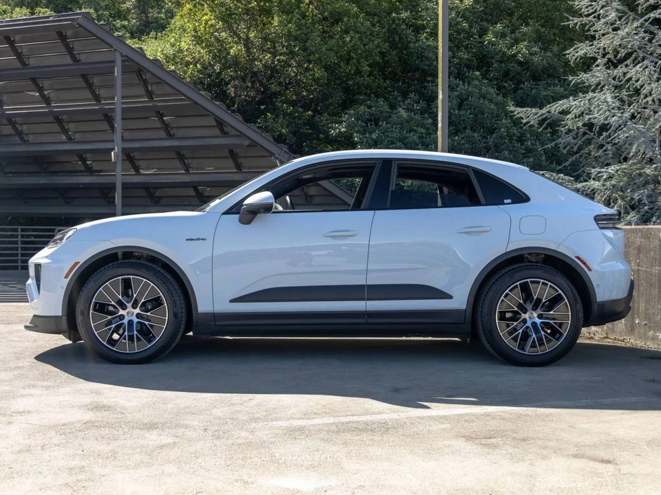 2025 Porsche Macan Electric - Image 2 of 4