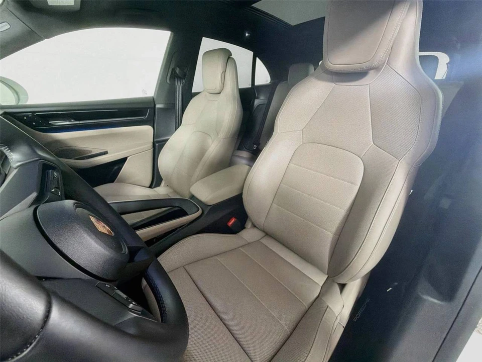 2025 Porsche Macan Electric - Image 5 of 5