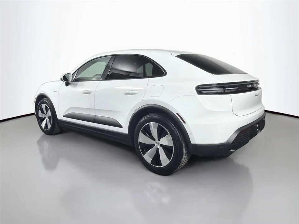 2025 Porsche Macan Electric - Image 3 of 5