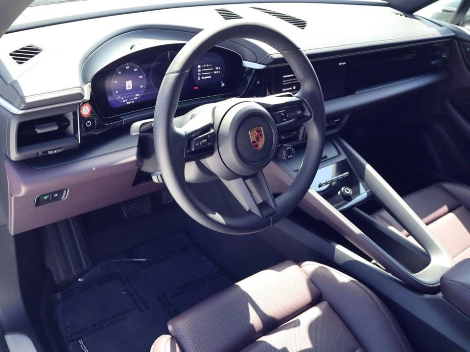 2025 Porsche Macan Electric - Image 4 of 5