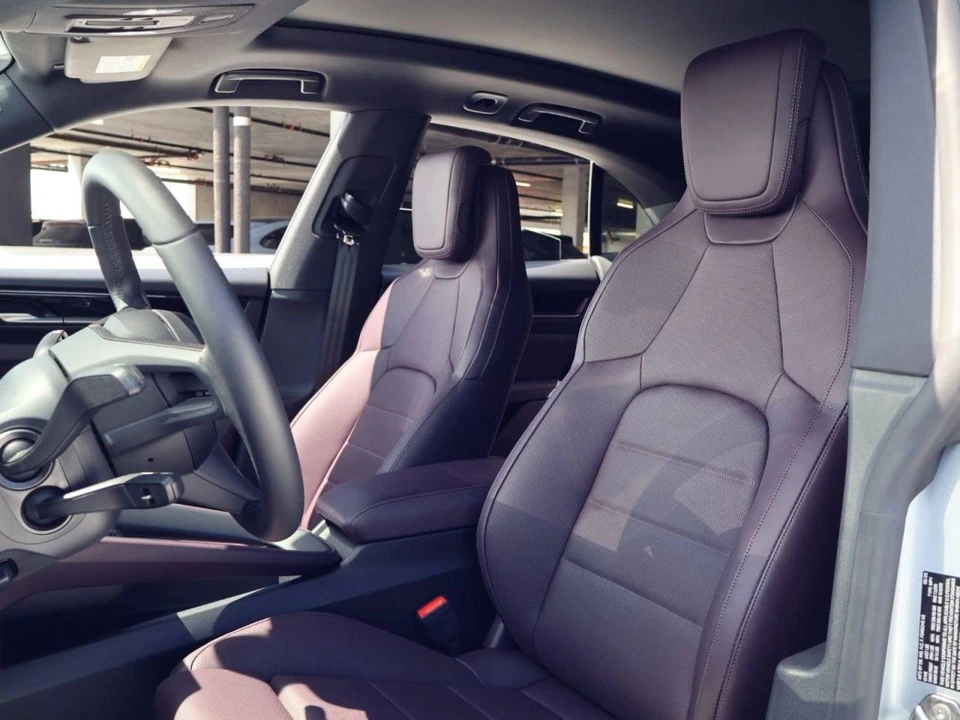 2025 Porsche Macan Electric - Image 5 of 5
