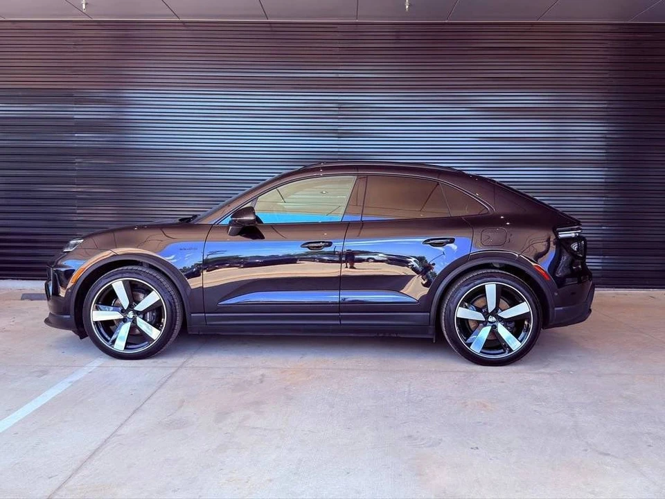2025 Porsche Macan Electric - Image 2 of 5
