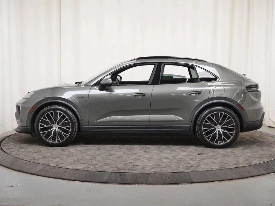 2025 Porsche Macan Electric - Image 2 of 5
