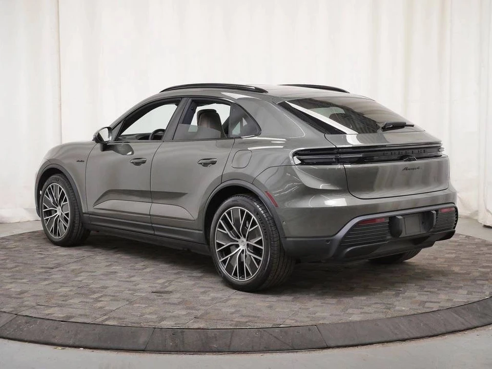 2025 Porsche Macan Electric - Image 3 of 5