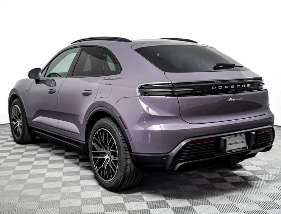 2025 Porsche Macan Electric - Image 3 of 5