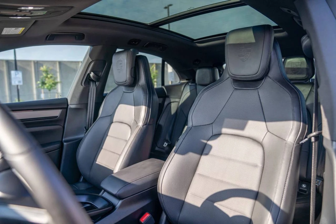 2025 Porsche Macan Electric - Image 5 of 5
