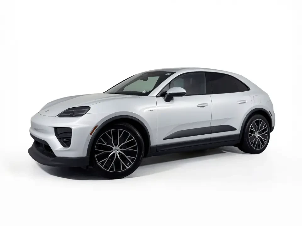 2025 Porsche Macan Electric - Image 9 of 13