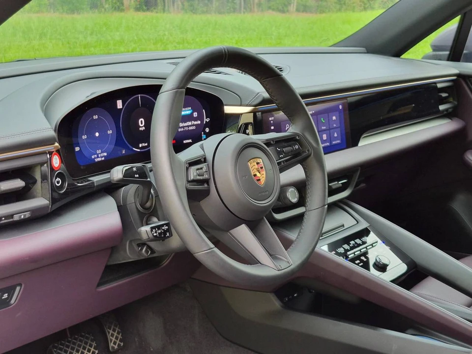 2025 Porsche Macan Electric - Image 4 of 4