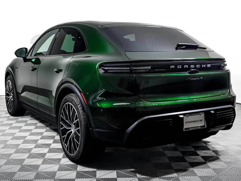 2025 Porsche Macan Electric - Image 3 of 4