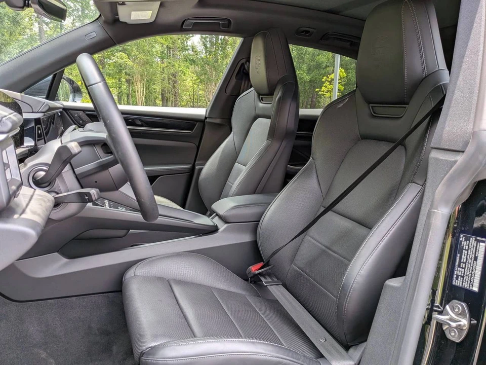 2025 Porsche Macan Electric - Image 5 of 5