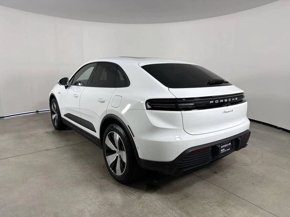2025 Porsche Macan Electric - Image 3 of 4