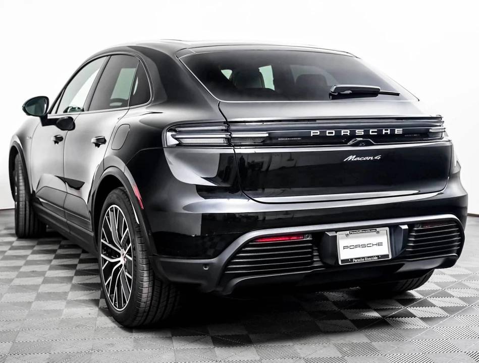 2025 Porsche Macan Electric - Image 3 of 5