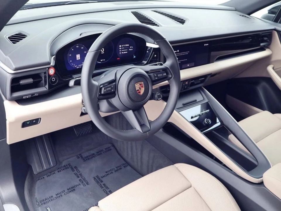 2025 Porsche Macan Electric - Image 4 of 5