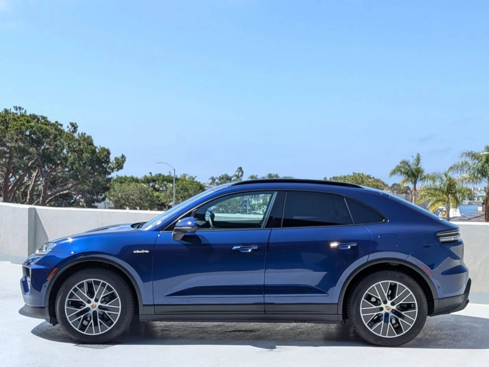 2025 Porsche Macan Electric - Image 2 of 5
