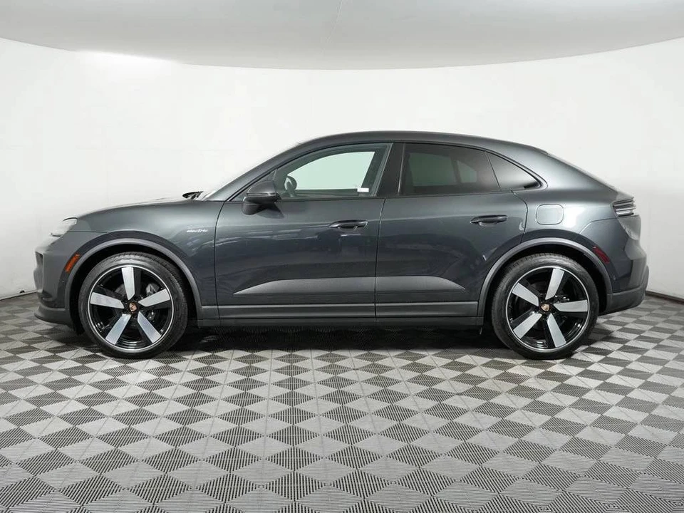 2025 Porsche Macan Electric - Image 2 of 5