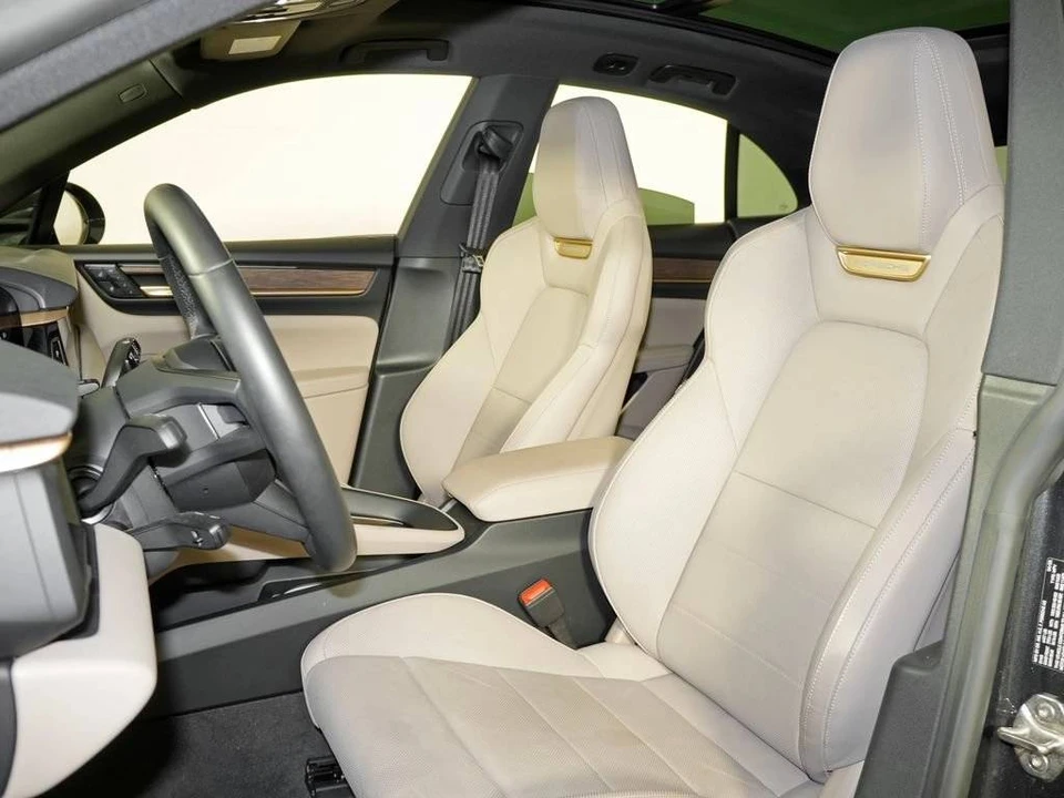 2025 Porsche Macan Electric - Image 5 of 5