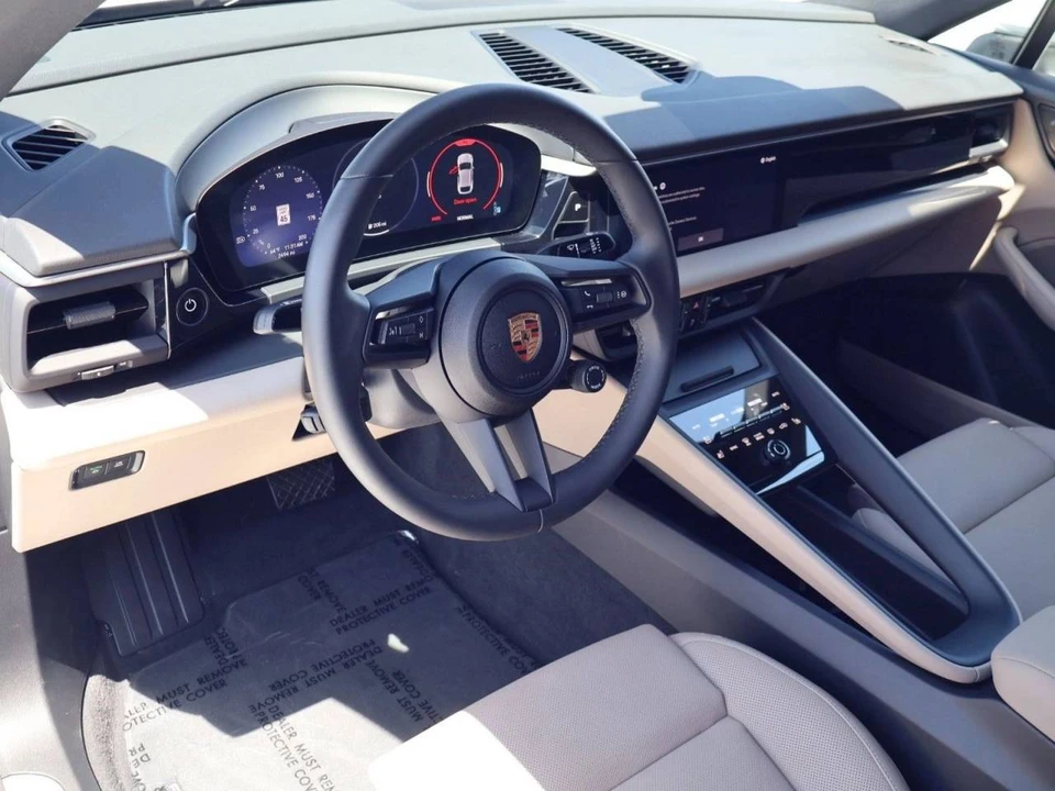 2025 Porsche Macan Electric - Image 4 of 5