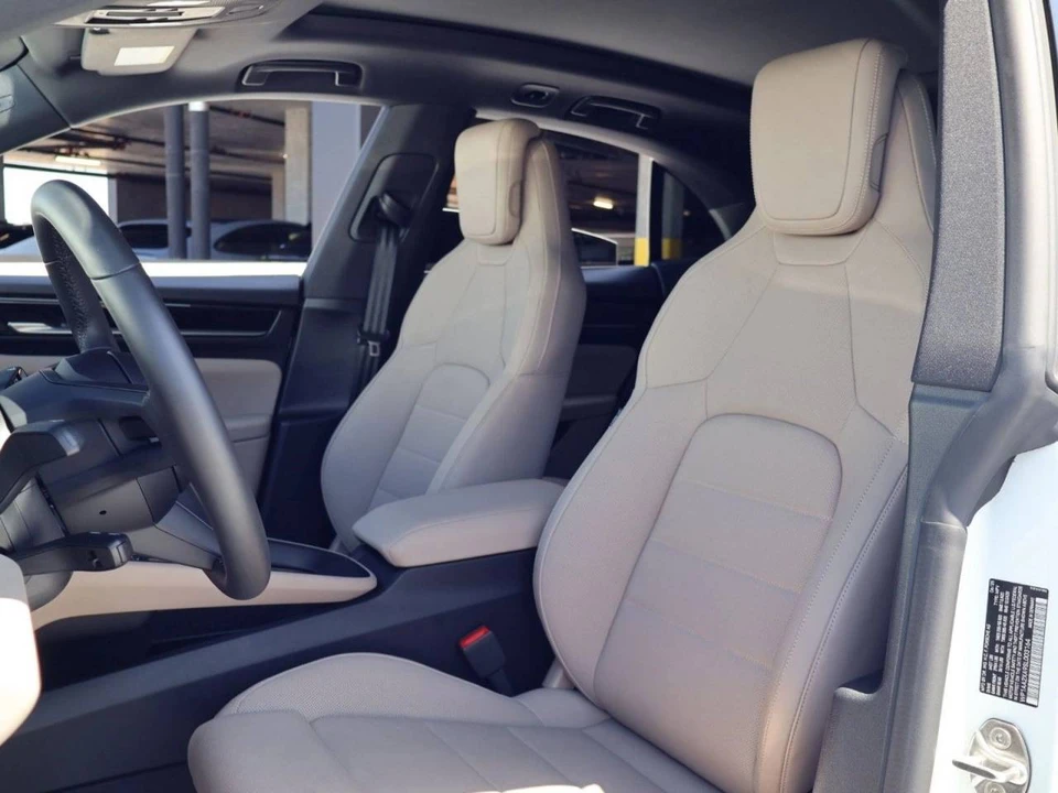 2025 Porsche Macan Electric - Image 5 of 5