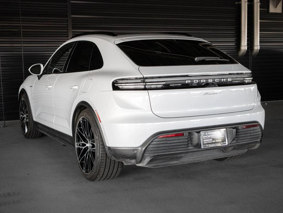 2025 Porsche Macan Electric - Image 3 of 5