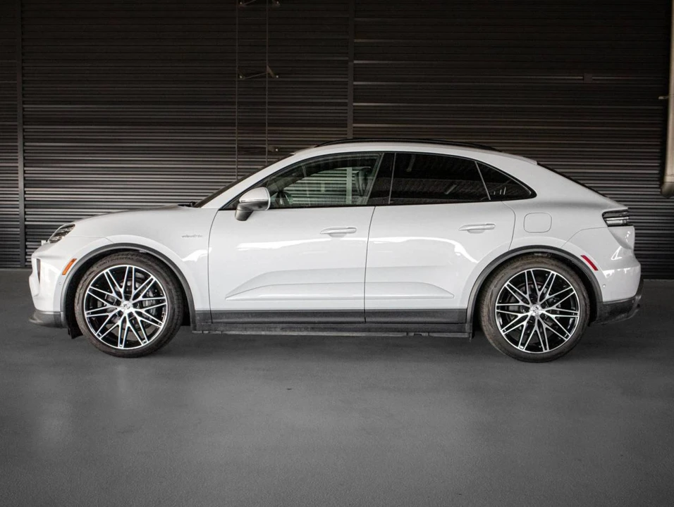 2025 Porsche Macan Electric - Image 2 of 5
