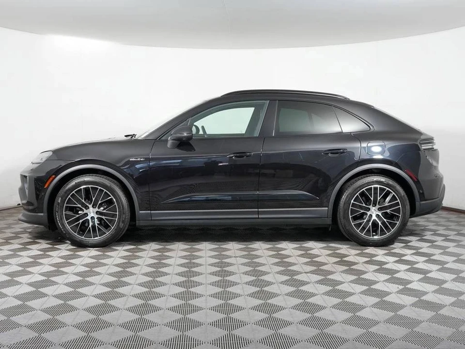 2025 Porsche Macan Electric - Image 2 of 5