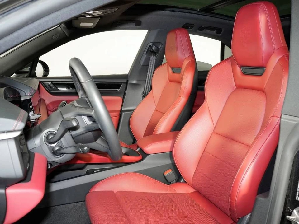 2025 Porsche Macan Electric - Image 5 of 5