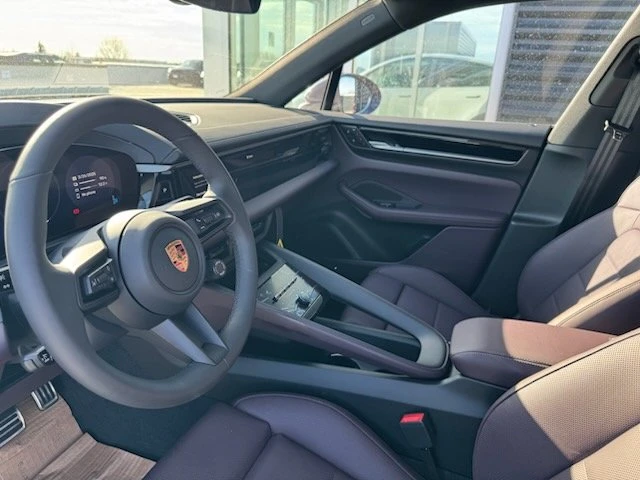 2025 Porsche Macan Electric - Image 5 of 6