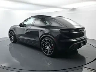 2025 Porsche Macan Electric - Image 3 of 4