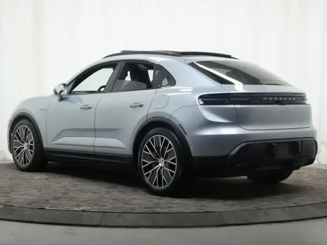 2025 Porsche Macan Electric - Image 3 of 6